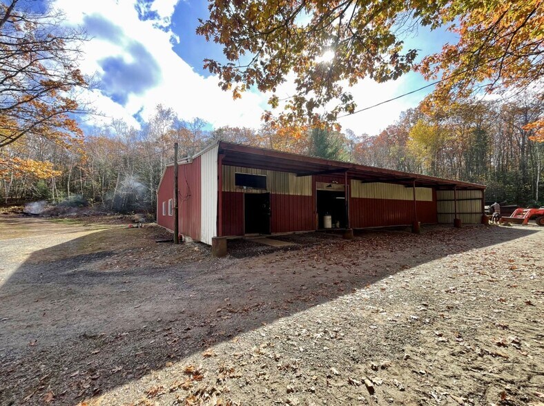 More Photos Of 45 Hoppen Rd, New Hartford Industrial For Lease