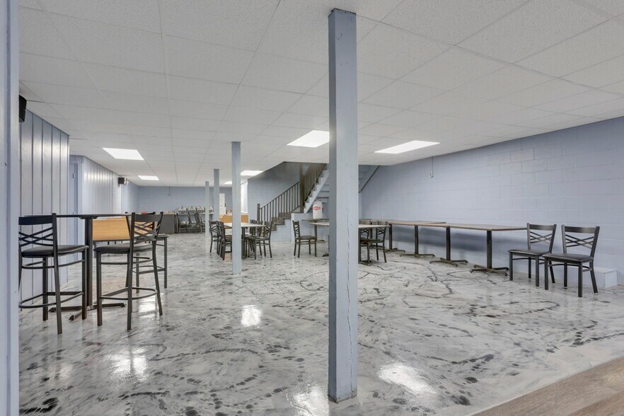More Photos Of 609 Mill St, New Lexington Restaurant For Sale
