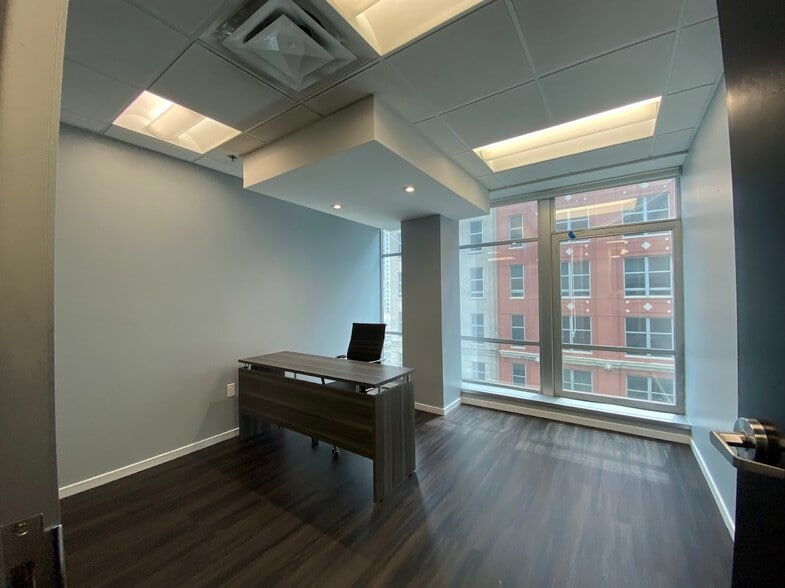 More Photos Of 14 NE 1st Ave, Miami Office For Sale