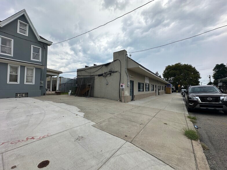 More Photos Of 6600 Limekiln Pike, Philadelphia Freestanding For Sale