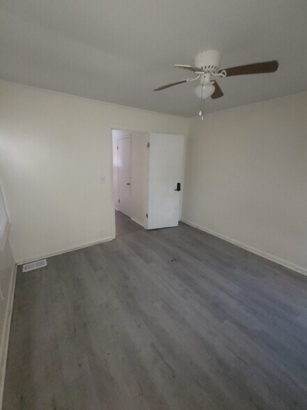 More Photos Of 1458 W 32nd St, Indianapolis Apartments For Sale