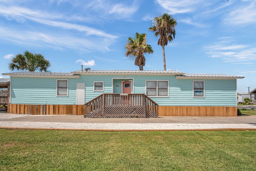 More Photos Of 801 South 9th St, Port Aransas Freestanding For Sale