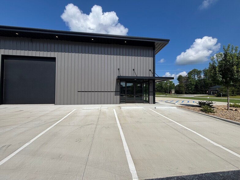 More Photos Of 407 Ross Ave, Easley Distribution For Lease