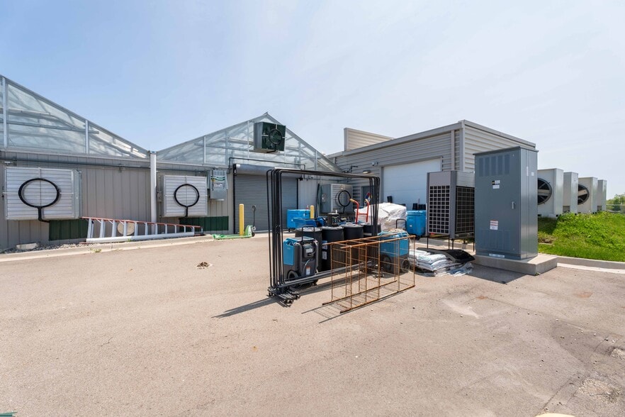 More Photos Of 10310 Harvest Park, Dimondale Warehouse For Lease