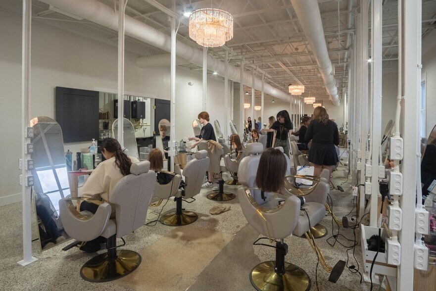 More Photos Of 505 N Seminary St, Florence Office For Sale