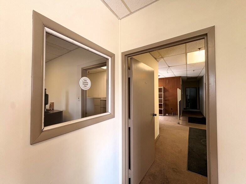 More Photos Of 5 Canale Dr, Egg Harbor Township Manufacturing For Lease