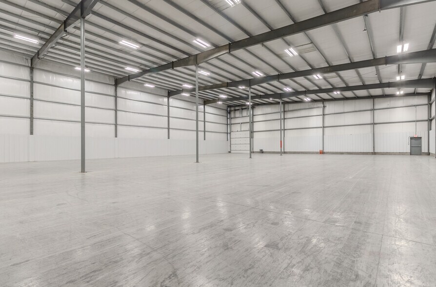 More Photos Of 5 B W Industrial, Washington Warehouse For Lease