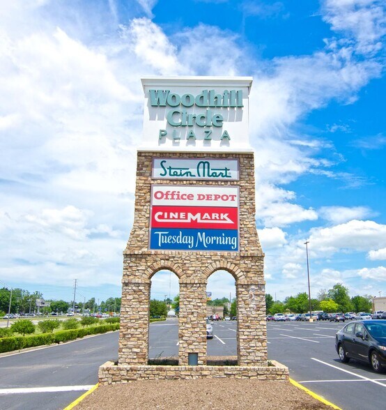 More Photos Of 1525-1555 E New Circle Rd, Lexington Unknown For Lease