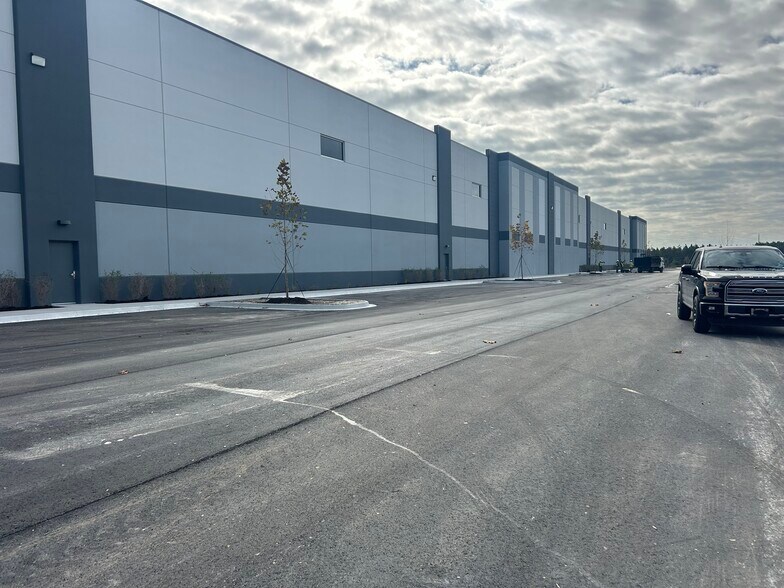 More Photos Of 0000 Eastport Rd, Jacksonville Unknown For Lease