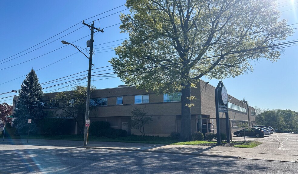More Photos Of 2800 Gilbert Ave, Cincinnati Office For Sale