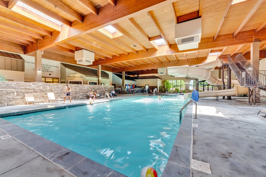 More Photos Of 201 Sugarloaf Rd, Hendersonville Hotel For Sale