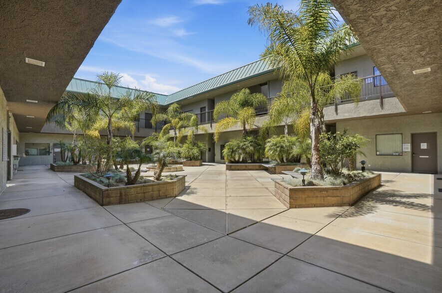 More Photos Of 218-222 W Carmen Ln, Santa Maria Office Residential For Lease