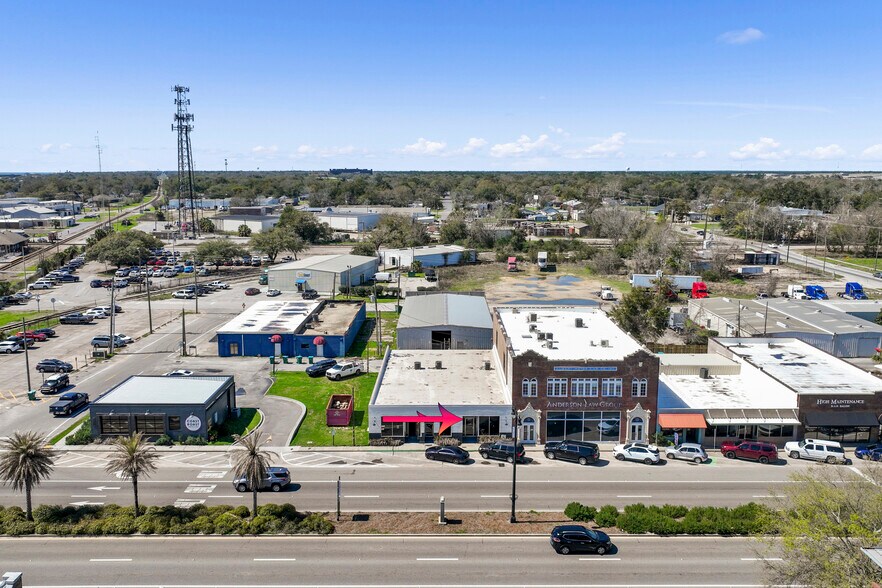 More Photos Of 1615 25th Ave, Gulfport Flex For Lease