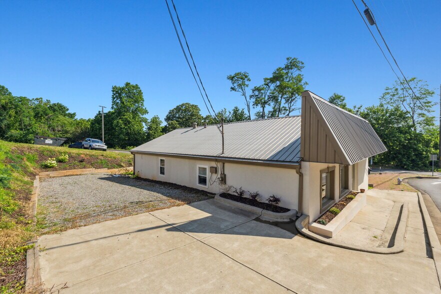 More Photos Of 37 Court St, Jasper Office For Sale