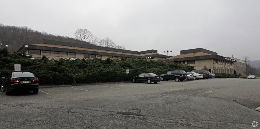 More Photos Of 9 Post Rd, Oakland Medical For Sale