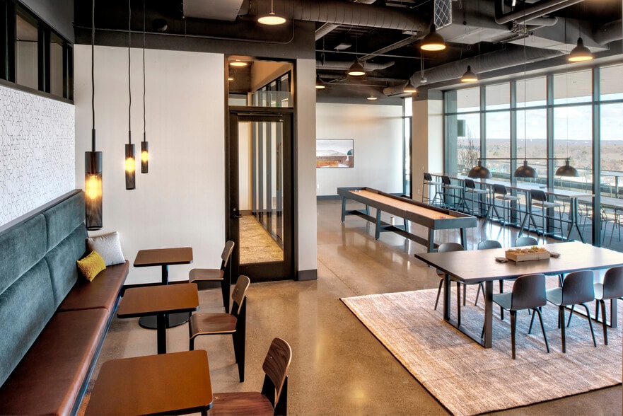 More Photos Of 1601 Utica Ave S, Minneapolis Office For Lease