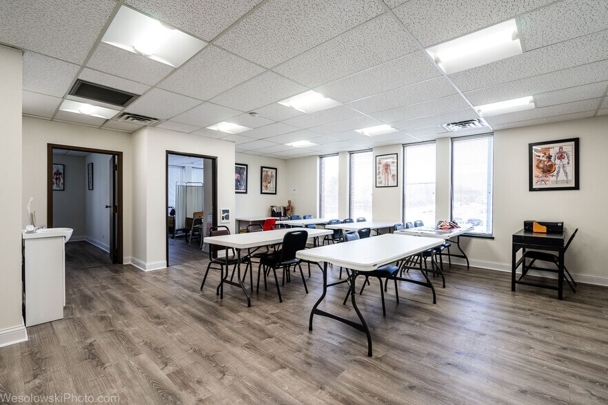 More Photos Of 201 E Army Trail Rd, Bloomingdale Medical For Lease