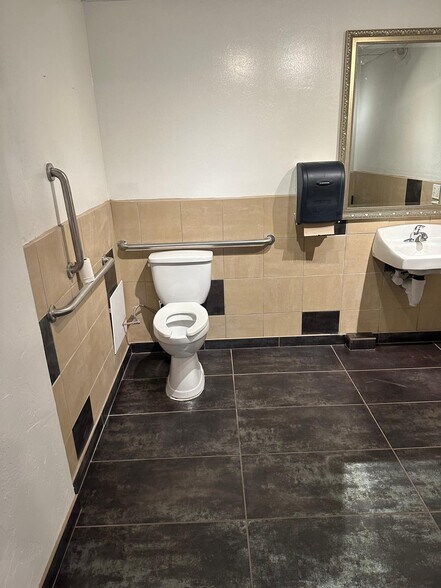 More Photos Of 818-828 S College Ave, Fort Collins Storefront Retail Office For Lease