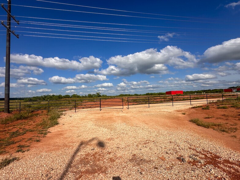 More Photos Of 3567 HWY 84 Hwy, Tuscola Warehouse For Lease