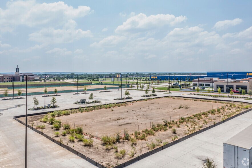 More Photos Of 1050 Mayfield Rd, Grand Prairie Unknown For Lease