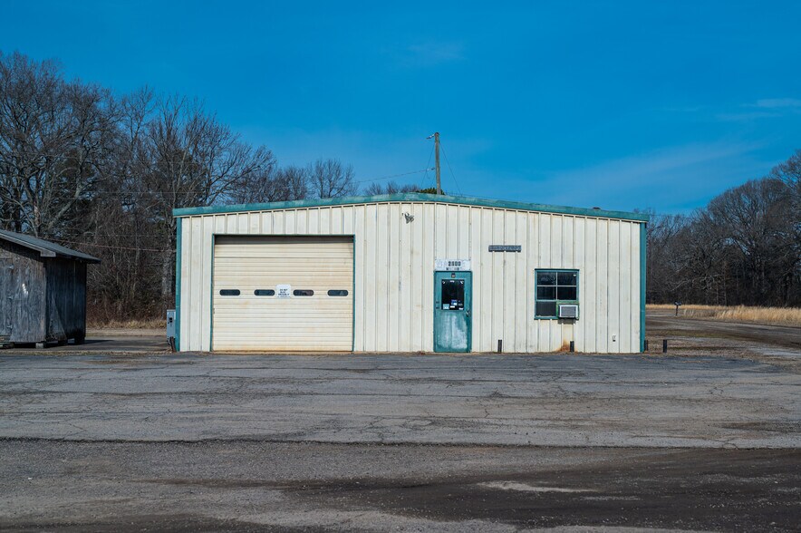 More Photos Of 2100 W Main St, Clarksville Industrial For Sale