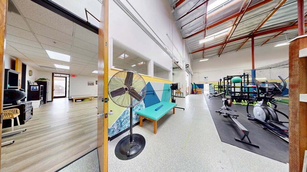 More Photos Of 1000 Calle Amanecer, San Clemente Light Manufacturing For Sale