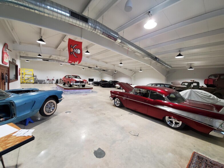 More Photos Of 1141 Pierce St, Clearwater Warehouse For Sale