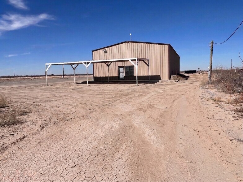 More Photos Of 190 County Rd 419, Pecos Service For Lease