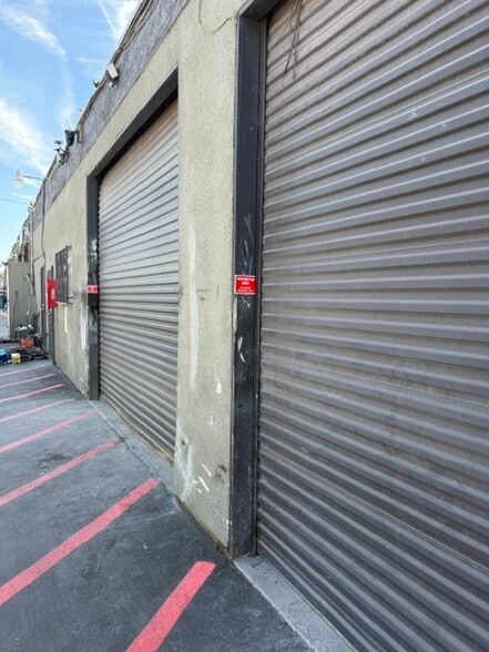 More Photos Of 530 Montebello Way, Montebello Showroom For Lease