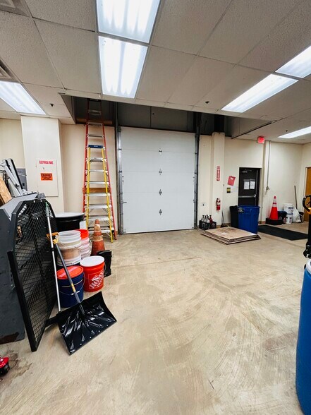 More Photos Of 3000 Lincoln Dr E, Marlton Flex For Lease