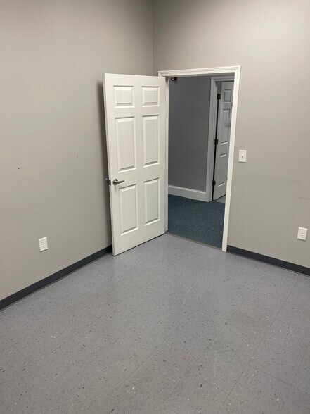 More Photos Of 335 Roselane St NW, Marietta Medical For Lease