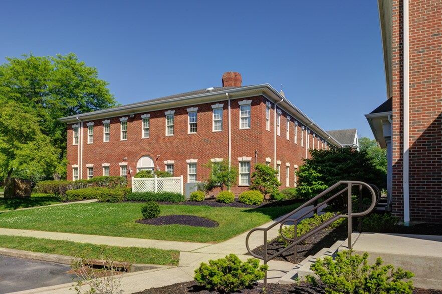 More Photos Of 134 Franklin Corner Rd, Lawrenceville Office For Sale