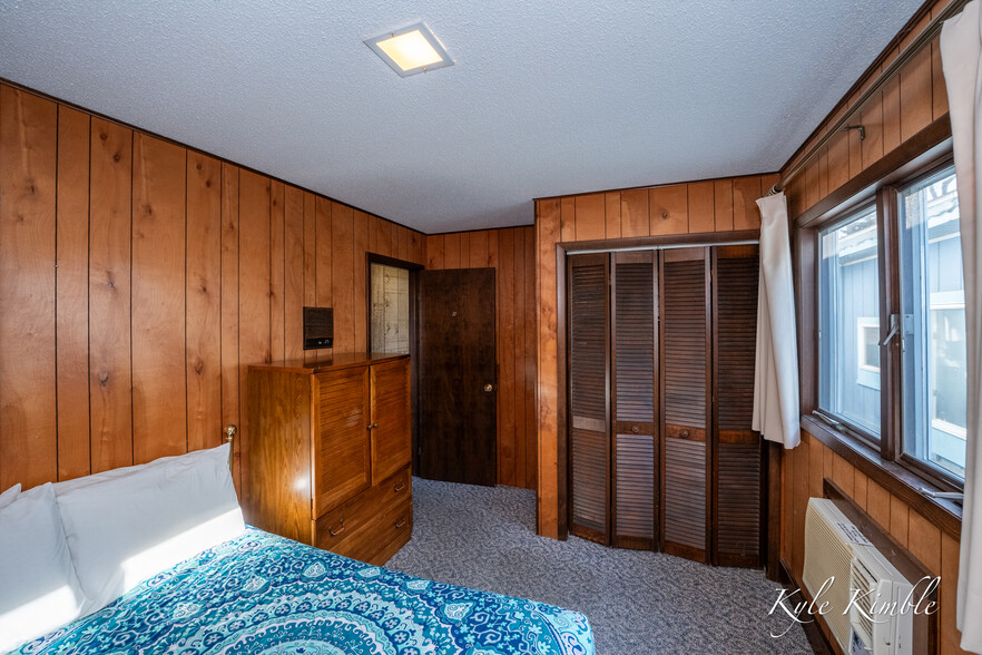 More Photos Of 104 W Houghton Lake Dr, Prudenville Hotel For Sale