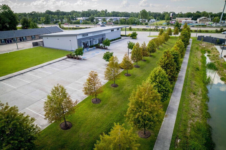 More Photos Of 12110 S Harrells Ferry Rd, Baton Rouge Showroom For Sale