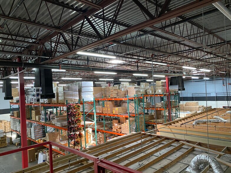 More Photos Of 2201 W Atlantic Blvd, Pompano Beach Showroom For Lease