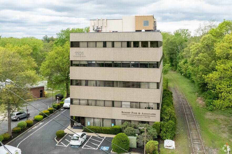 More Photos Of 1101 Worcester Rd, Framingham Office For Sale