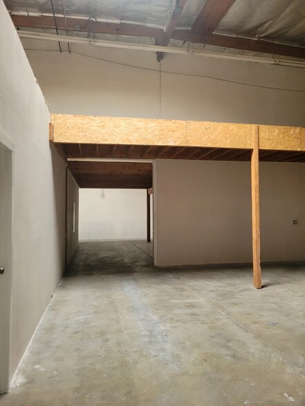 More Photos Of 29885 2nd St, Lake Elsinore Unknown For Lease