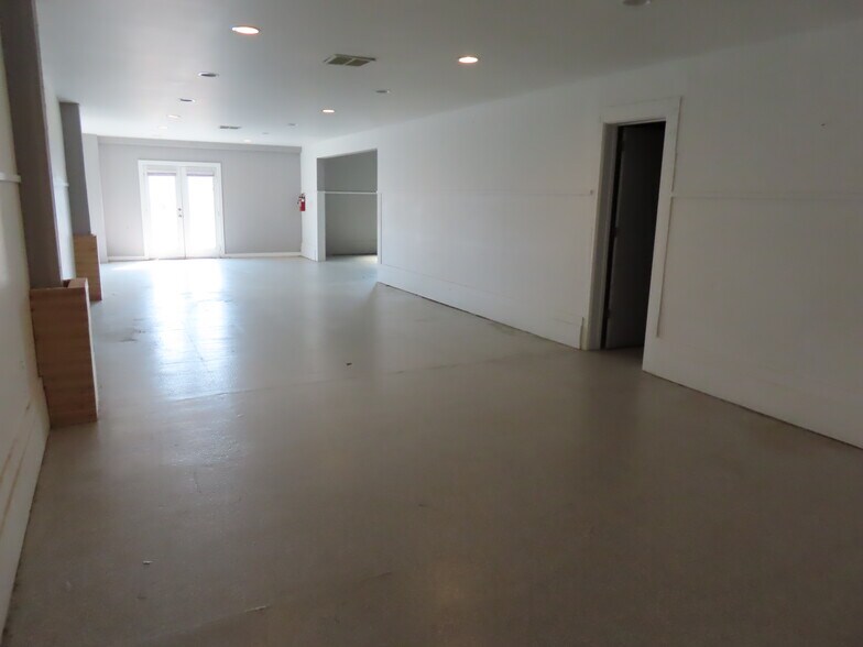 More Photos Of 180 3rd st, Harrisburg Light Manufacturing For Lease