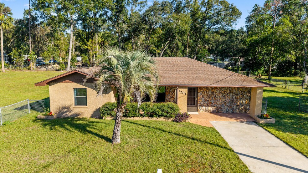 More Photos Of 5201 E Jasmine Ln, Inverness Flex For Sale