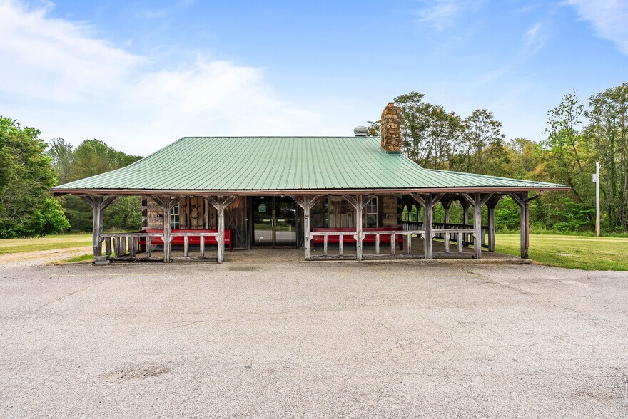 More Photos Of 2350 Squire Boone SW rd, Mauckport General Retail For Lease
