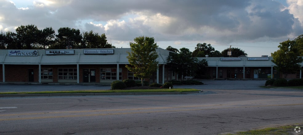 More Photos Of 3316 Ashley Phosphate Rd, North Charleston Freestanding For Lease