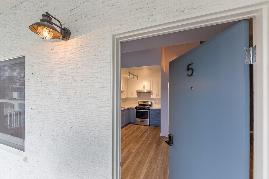 More Photos Of 1057 Euclid Ave, Long Beach Apartments For Sale