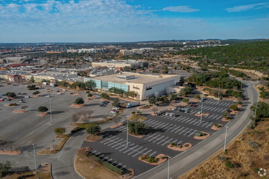 More Photos Of 15900 La Cantera Pky, San Antonio Unknown For Lease