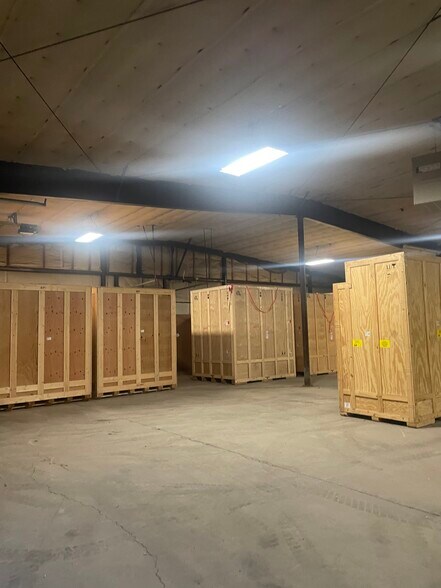 More Photos Of 117 E Commerce Way, Libby Flex For Sale