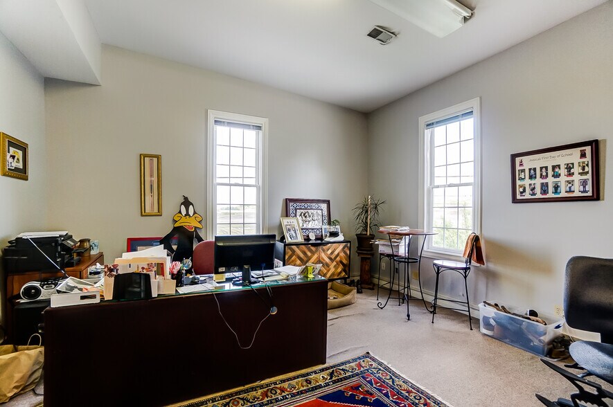 More Photos Of 1550 Lewis Center Rd, Lewis Center Freestanding For Sale