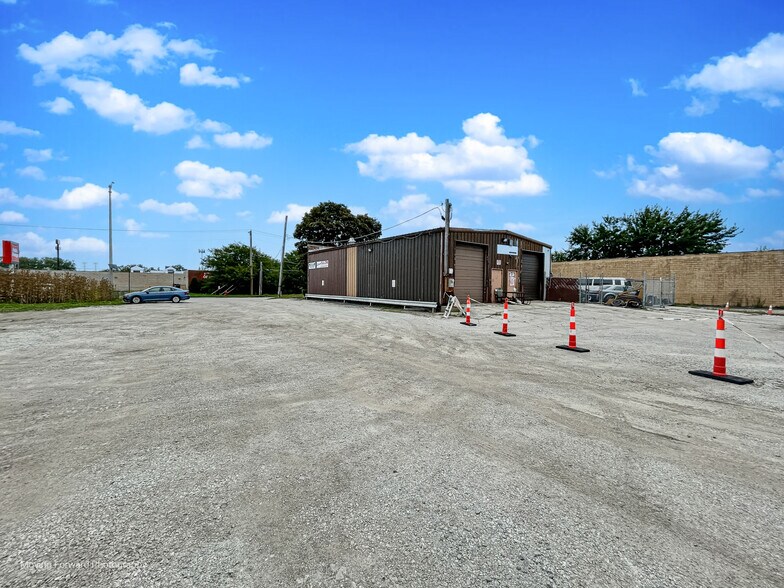 More Photos Of 2535 Bernice Rd, Lansing Warehouse For Sale