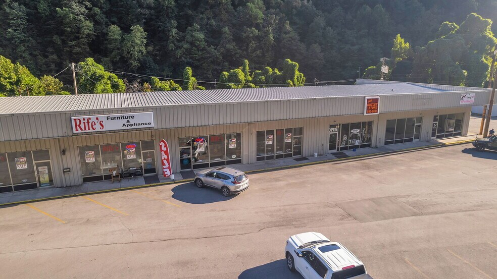 More Photos Of 1036 Anchorage Cir, Vansant Storefront For Sale