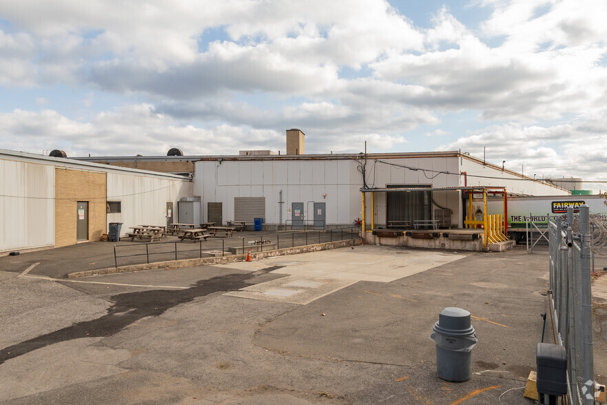 More Photos Of 400 Walnut Ave, Bronx Warehouse For Lease