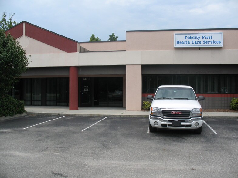 More Photos Of 3825 Market St, Wilmington General Retail For Lease