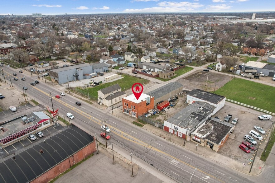 More Photos Of 1890 S High St, Columbus Light Distribution For Sale